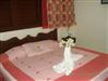 Alba - Bedroom with queen bed